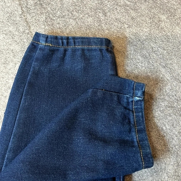 Burberry Dark Wash Denim, Size 5. - Picture 2 of 11